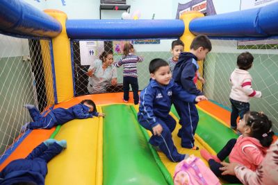 Semana del niño con alegría y color
