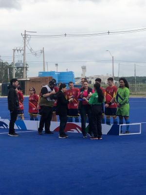 Juegos Latinoamericanos: Ministra de la SENADIS acompañó premiación en Hockey