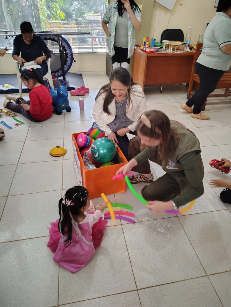 Los niños le pusieron color también a las filiales