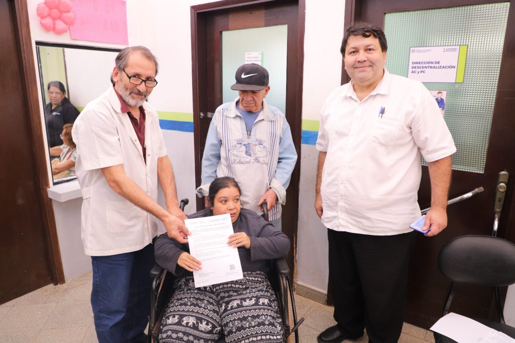 Don Dionisio y su hija recibieron atención en la SENADIS